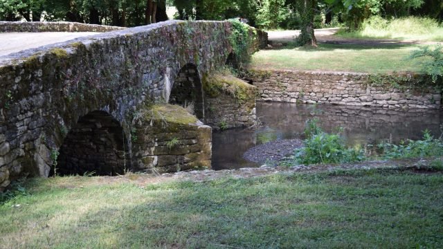 Pont romain Azay-le-Brûlé