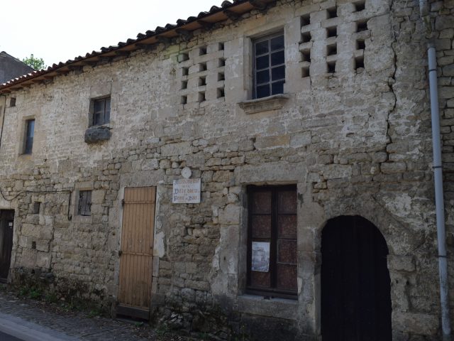 Aumônerie Saint-Jacques, rue de l’Aumônerie à La Crèche